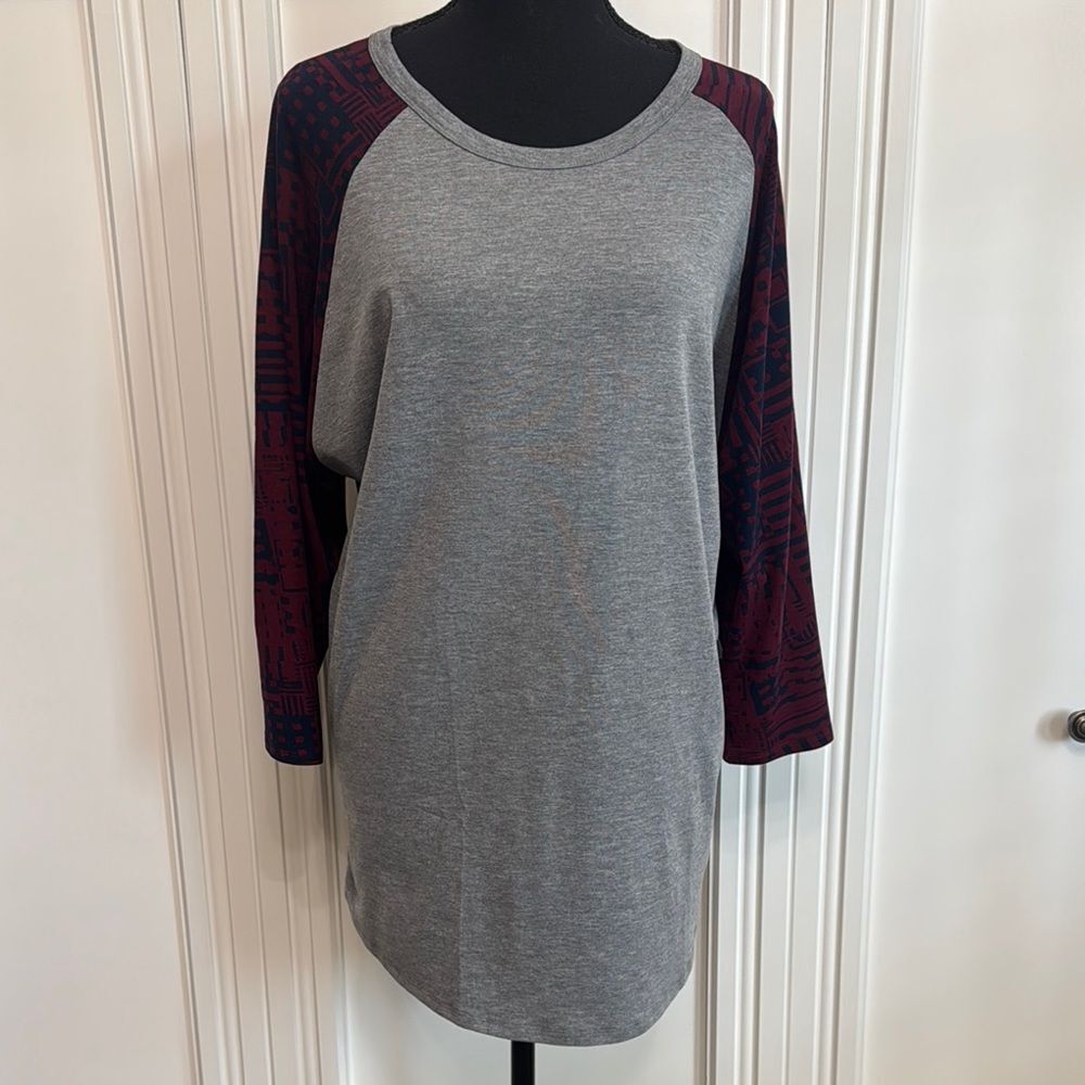 LuLaRoe Randy Gray and Red Raglan 3/4 Sleeve Tee Plus Size 3XL‎
